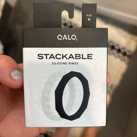QALO Stackable Silicone Rings - White - Picture 1 of 4